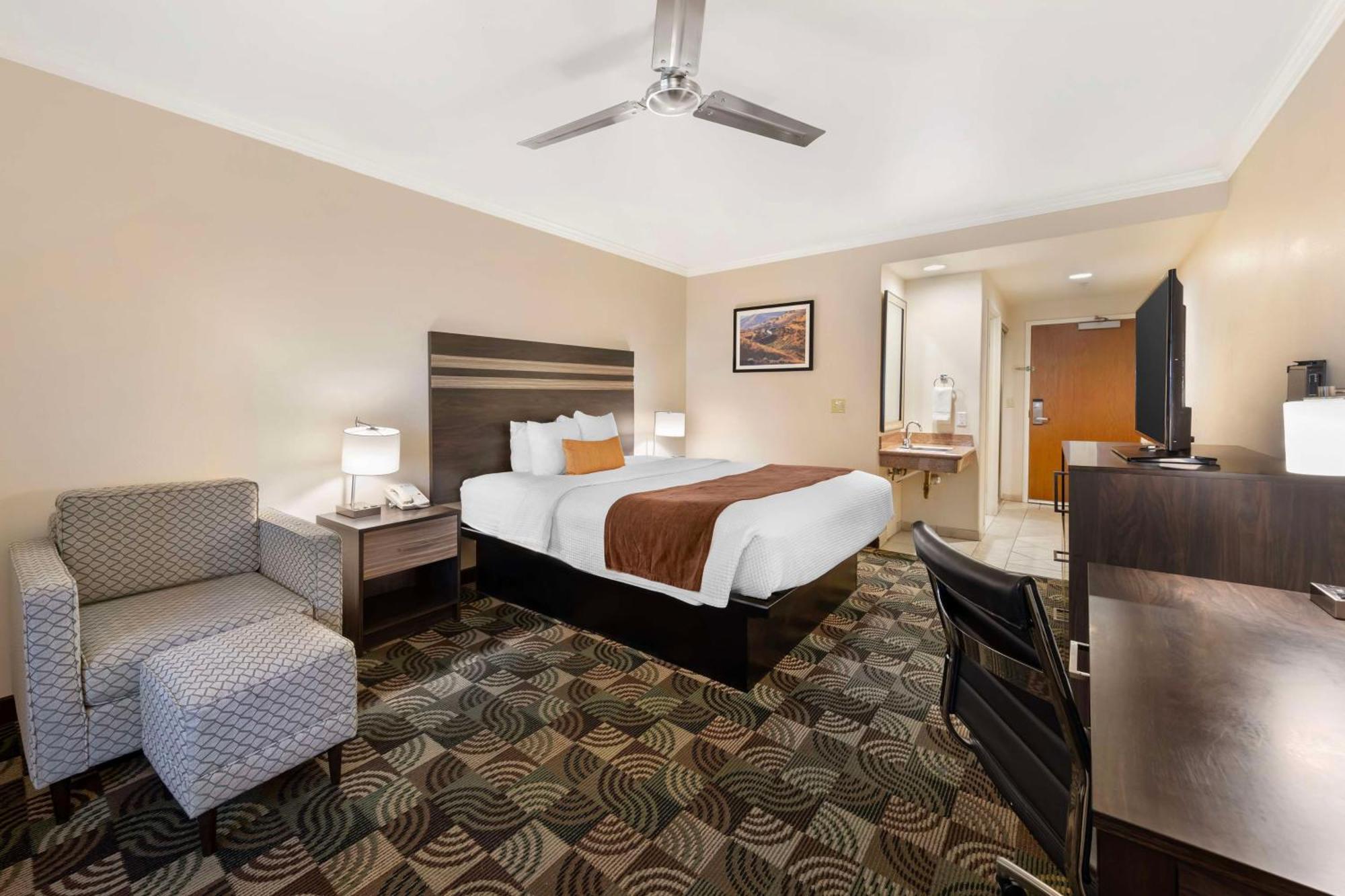 Best Western Plus Country Park Hotel Tehachapi Exterior photo
