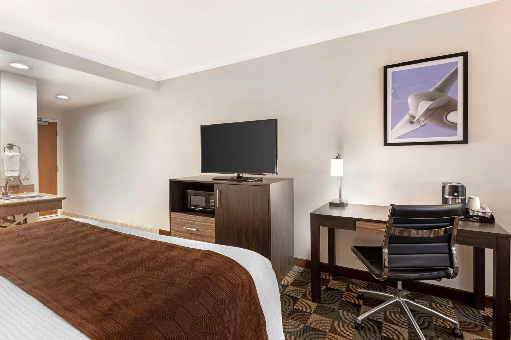 Best Western Plus Country Park Hotel Tehachapi Exterior photo