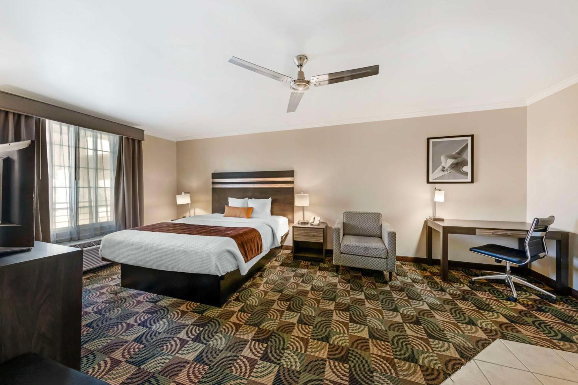Best Western Plus Country Park Hotel Tehachapi Exterior photo