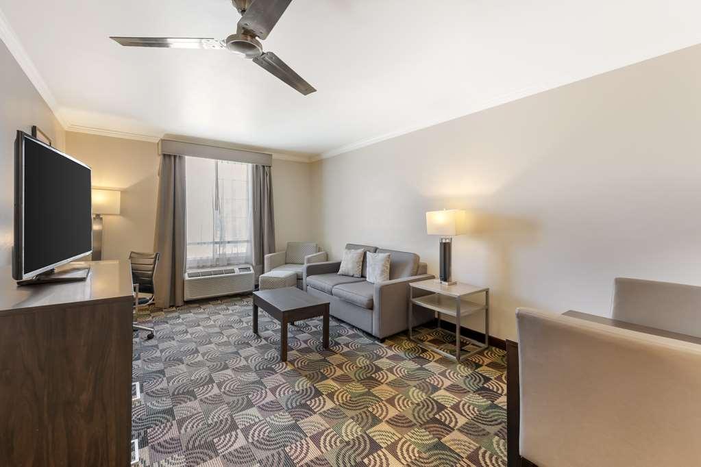 Best Western Plus Country Park Hotel Tehachapi Room photo